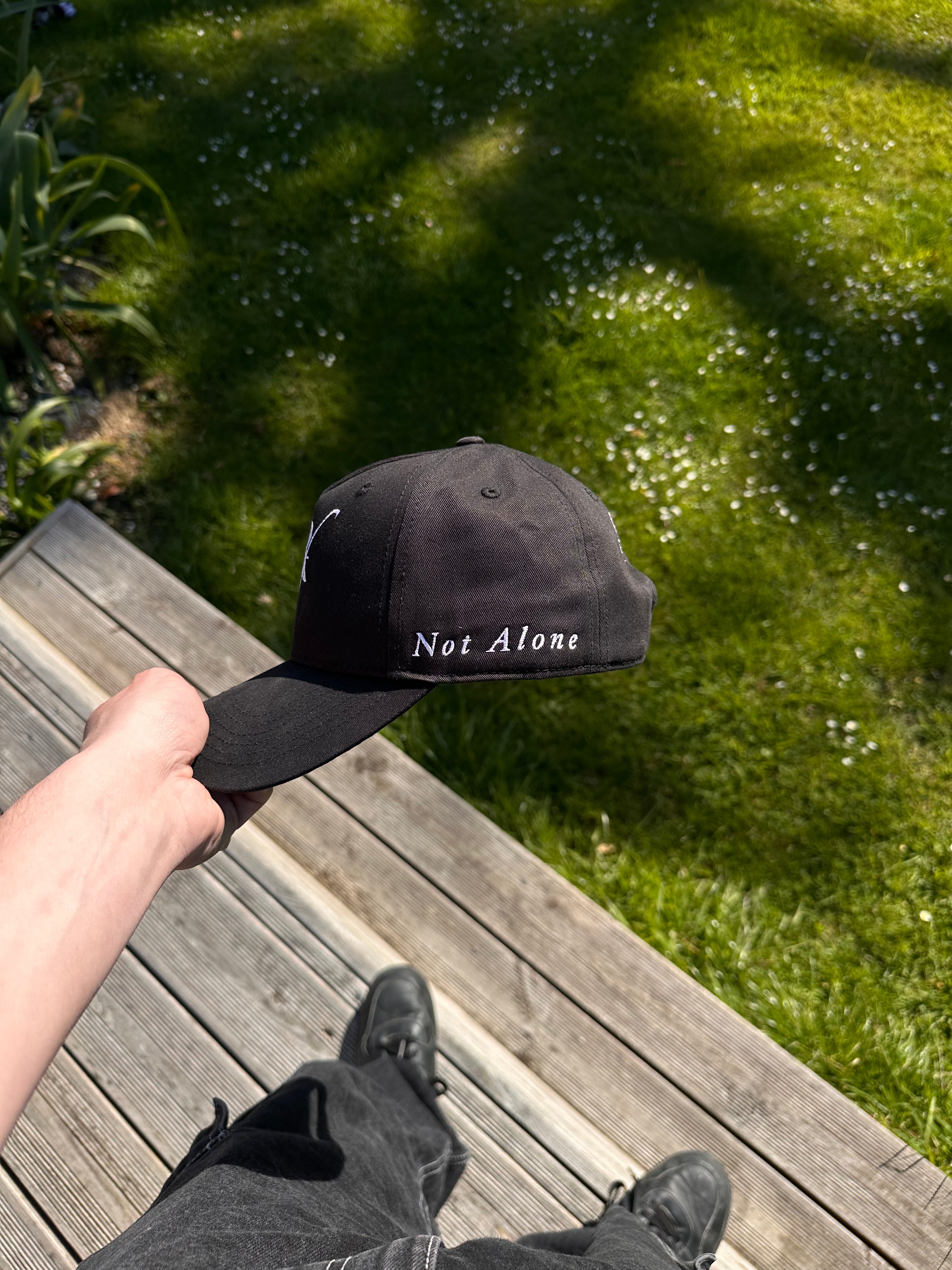 Casquette Not Alone