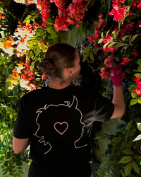 T-shirt noir Love Under Skin