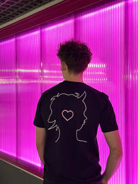 T-shirt noir Love Under Skin